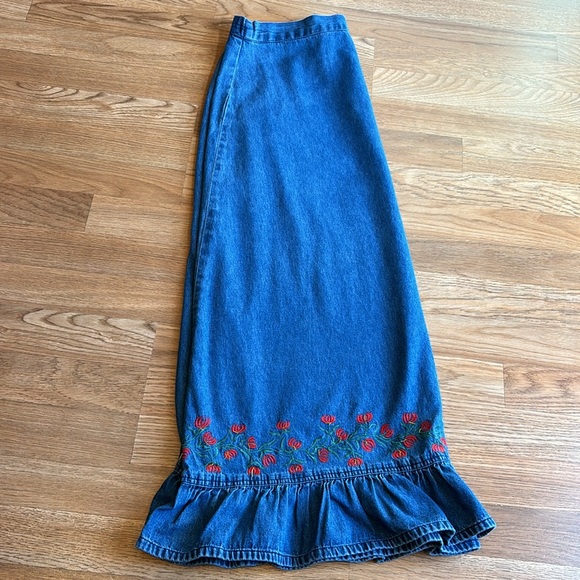 Jane Ashley Blue Maxi Skirt with Red Floral Embroidery - Picture 10 of 16